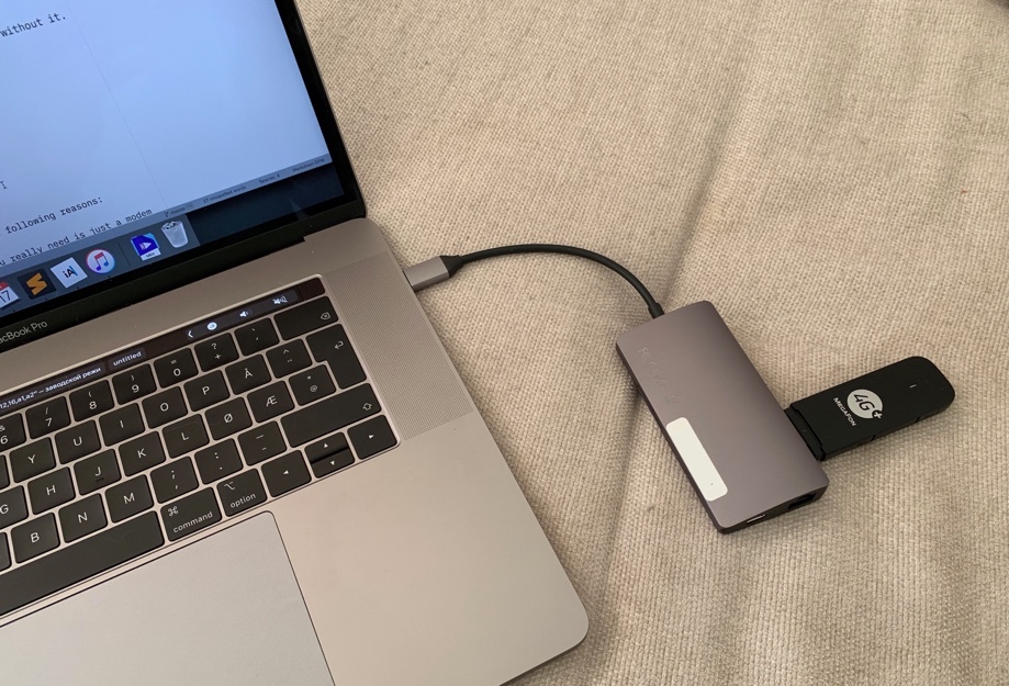 Huawei E3372 connected to MacBook Pro